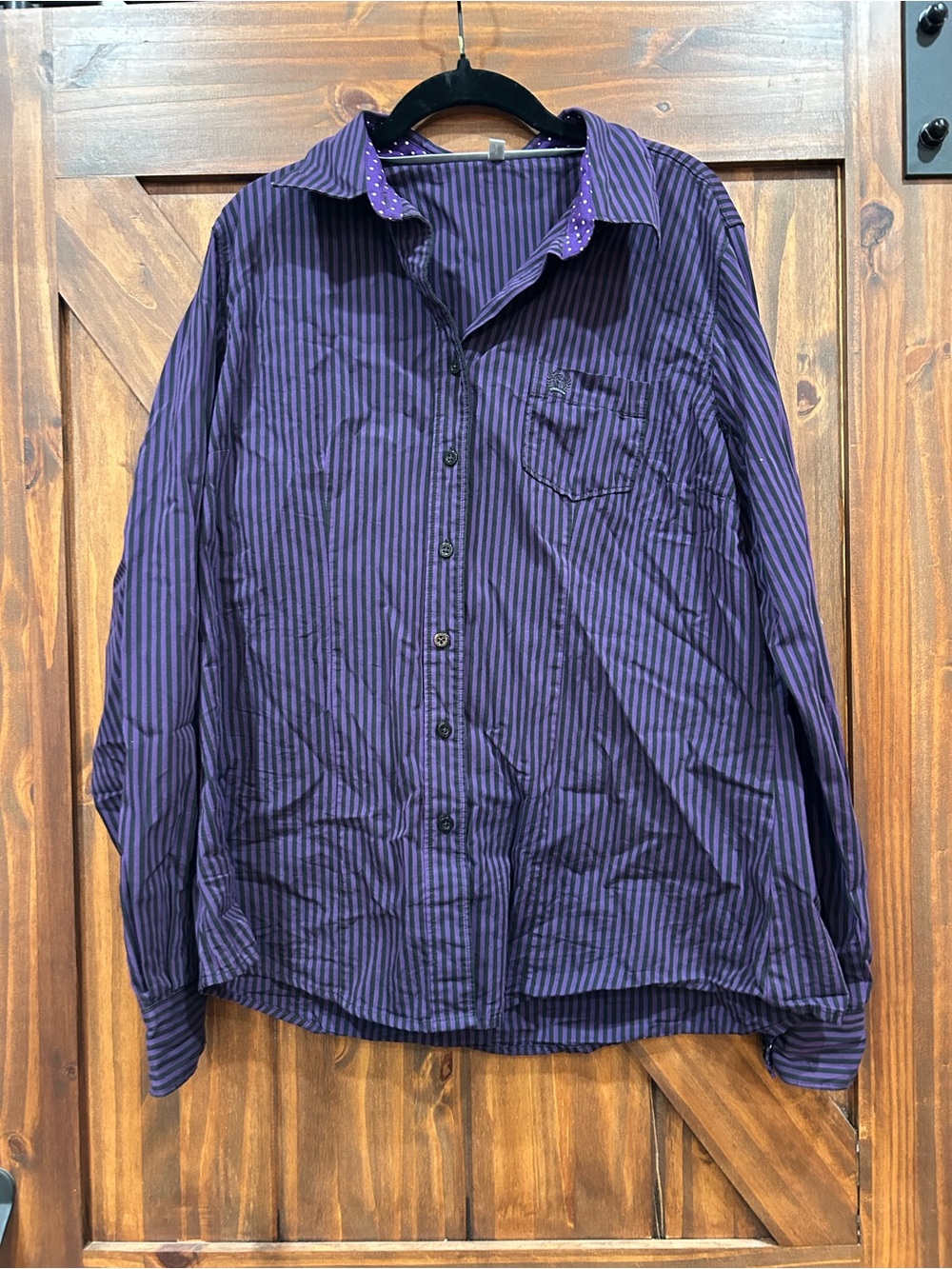 Women’s Cinch brand Western shirt size XL Purple and Black stripes, button up